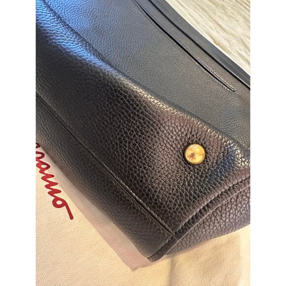 Salvatore Ferragamo Margot Leather Shoulder Bag Black Pebbled Leather. - Picture 8 of 10